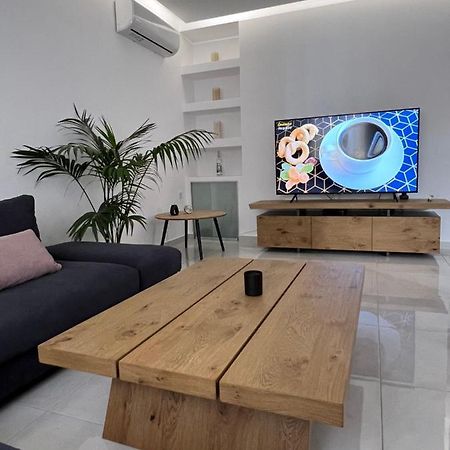 Modern Apartment Close To Airport With Gym And Bbq Heraklion  ภายนอก รูปภาพ