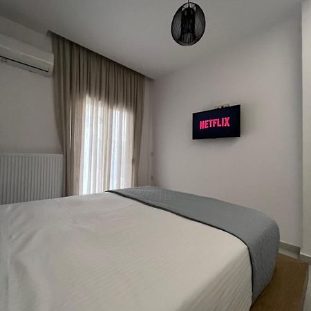 Modern Apartment Close To Airport With Gym And Bbq Heraklion  ภายนอก รูปภาพ